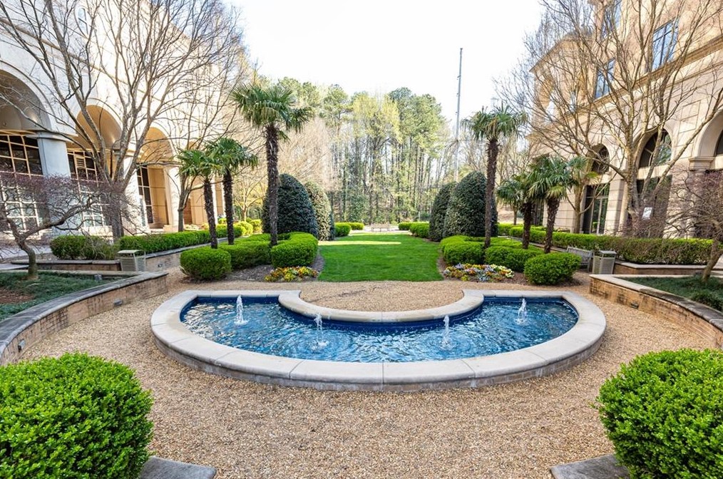 3286 Northside Pkwy, Atlanta GA  30327-2223 exterior