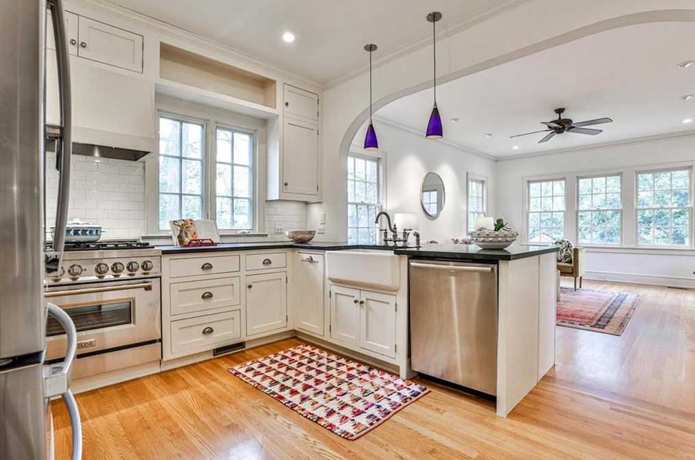 324 Oakland St, Decatur GA  30030-2429 exterior