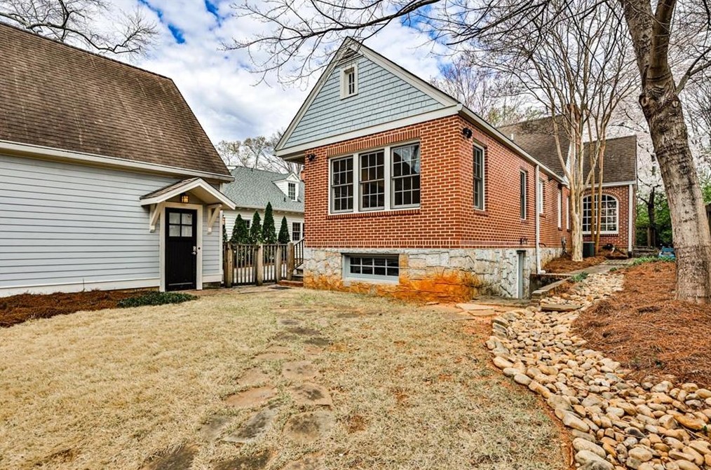 324 Oakland St, Decatur GA  30030-2429 exterior