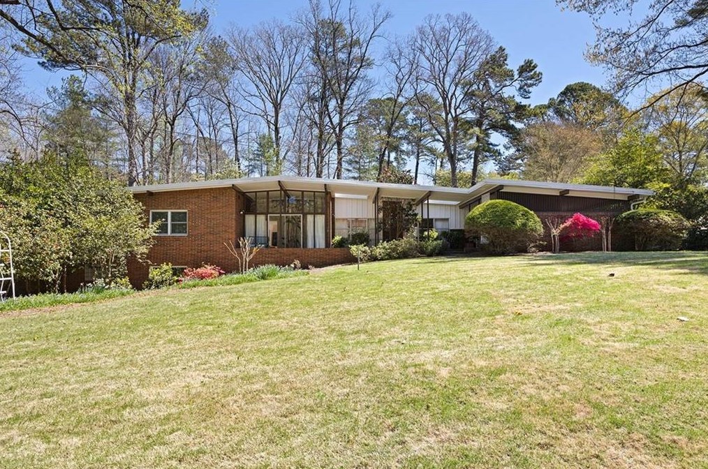 2037 Continental Dr, Atlanta, GA 30345-3408