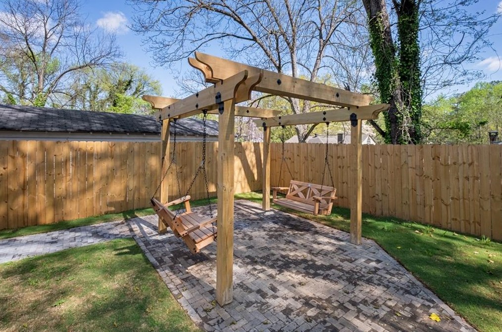 2854 Blount St, Atlanta GA  30344-3751 exterior