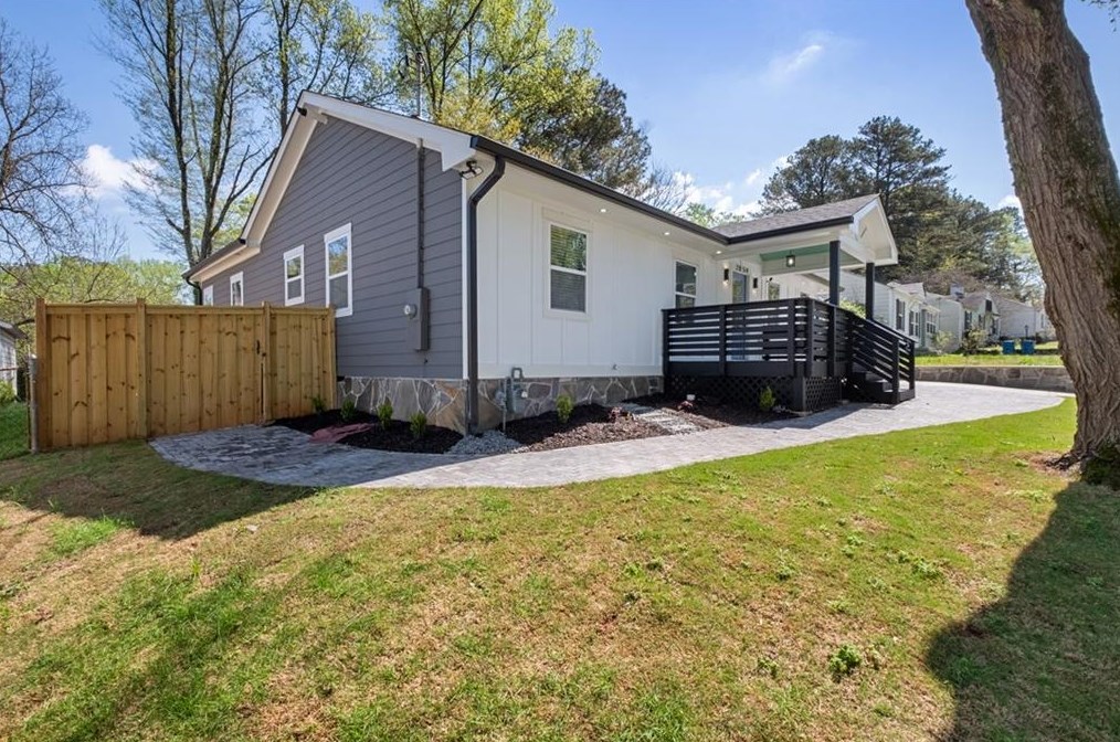 2854 Blount St, Atlanta GA  30344-3751 exterior