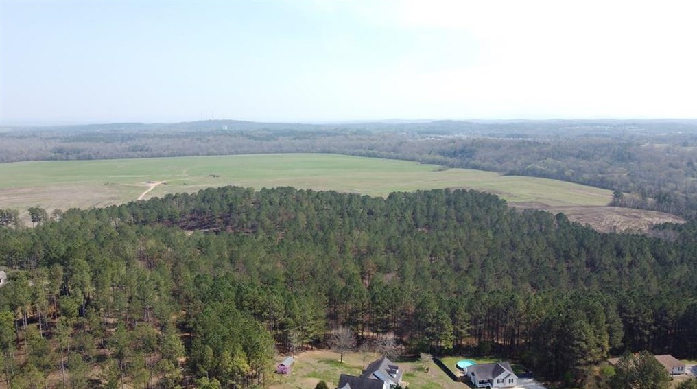 601 Hall Memorial Rd, Calhoun GA  30701-8357 exterior