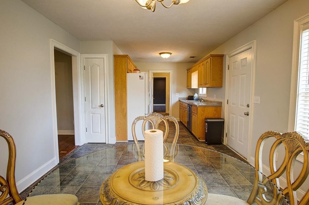 601 Hall Memorial Rd, Calhoun GA  30701-8357 exterior