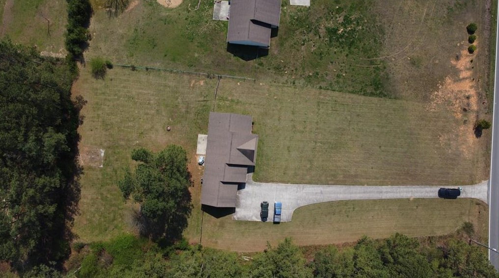 601 Hall Memorial Rd, Calhoun GA  30701-8357 exterior