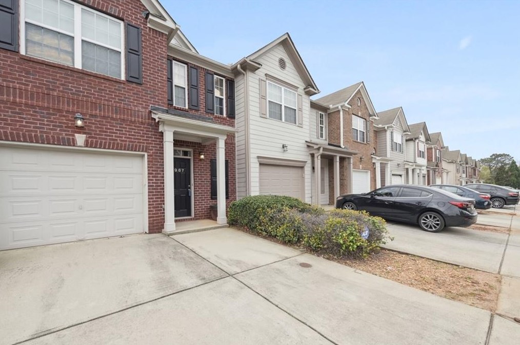 3987 Fireoak Dr, Decatur, GA 30032-3885
