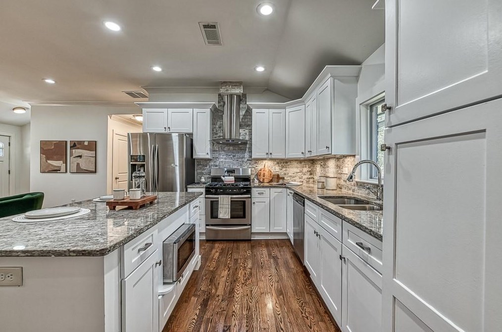 1842 Longdale Dr, Decatur GA  30032-5242 exterior