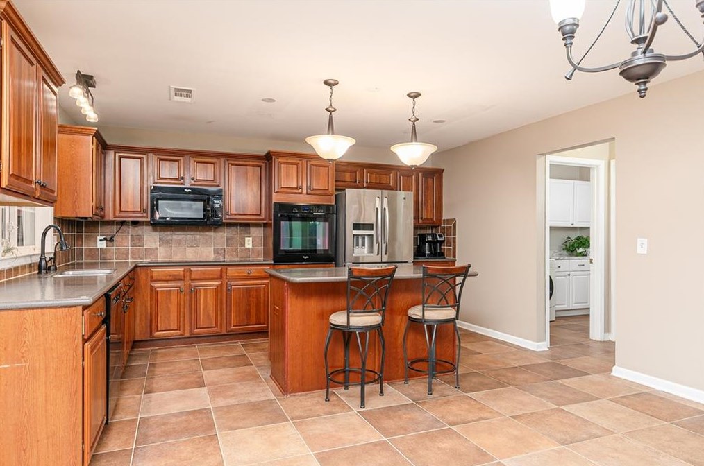 96 Autumn Creek Dr, Dallas GA  30157-7180 exterior