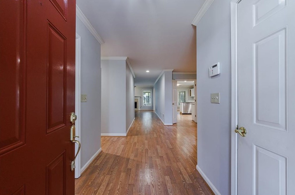 6214 Meadow Run Ct, Norcross, GA 30092-4622