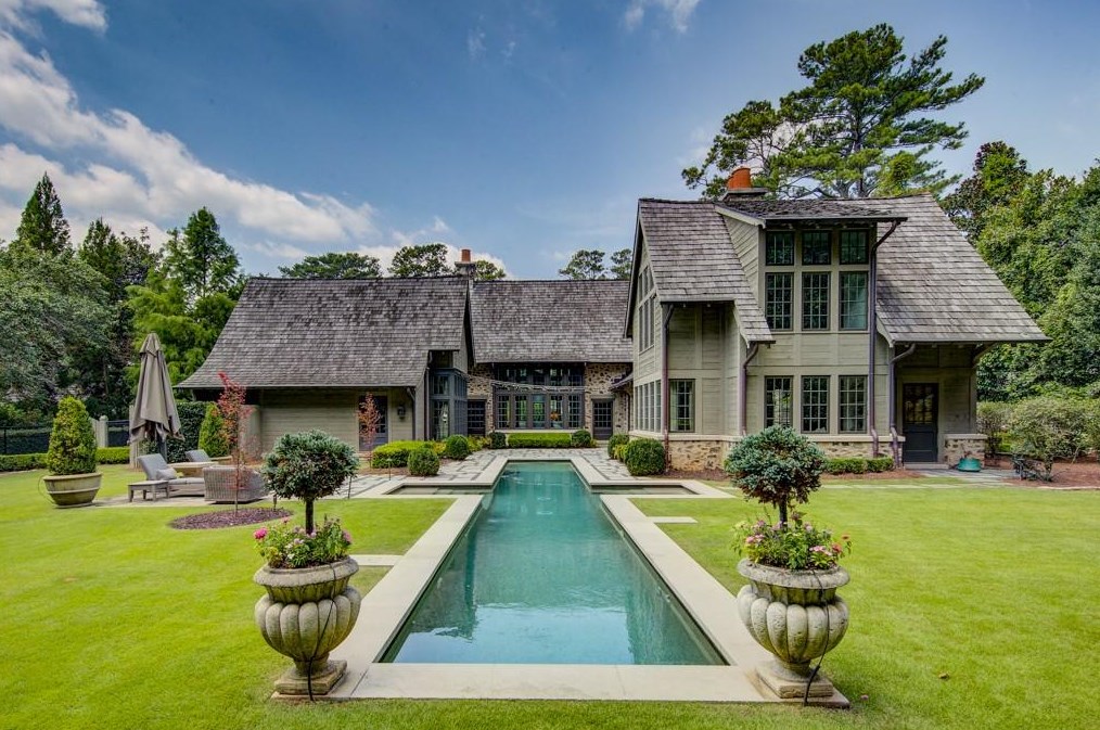2979 Ridgewood Rd, Atlanta GA  30327-1900 exterior