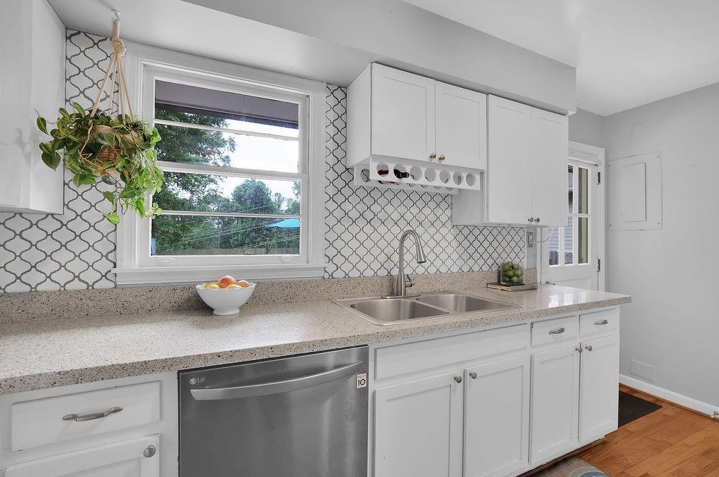 1083 Willivee Dr, Decatur GA  30033-4129 exterior