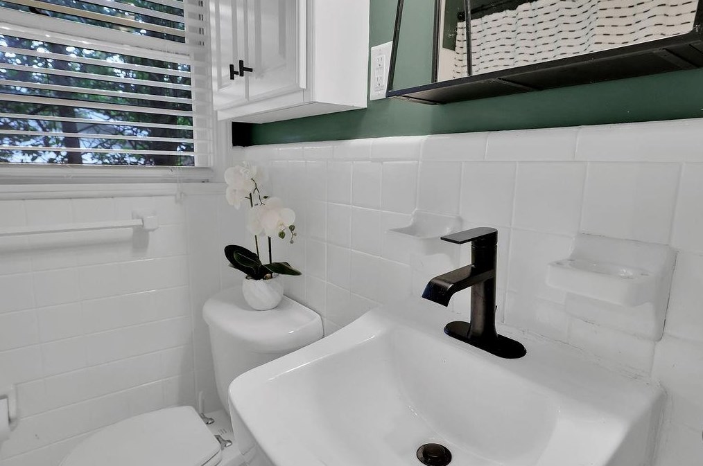 1083 Willivee Dr, Decatur GA  30033-4129 exterior