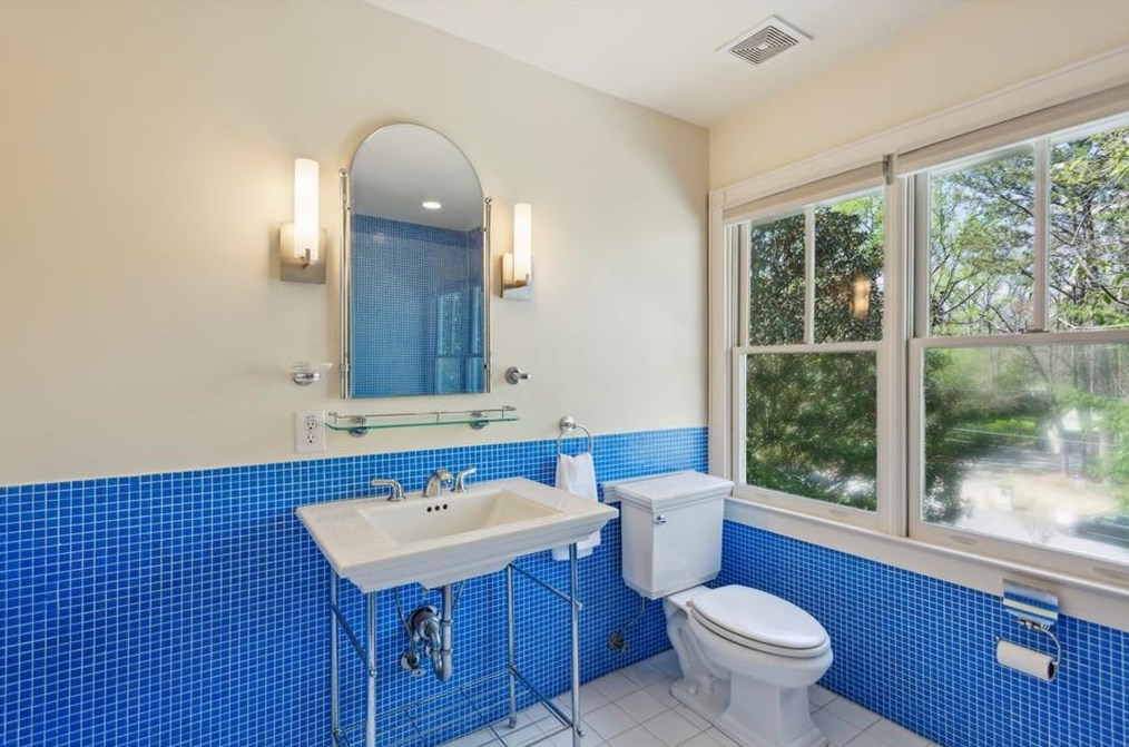 2979 Sequoyah Dr, Atlanta GA 30327-1807 exterior