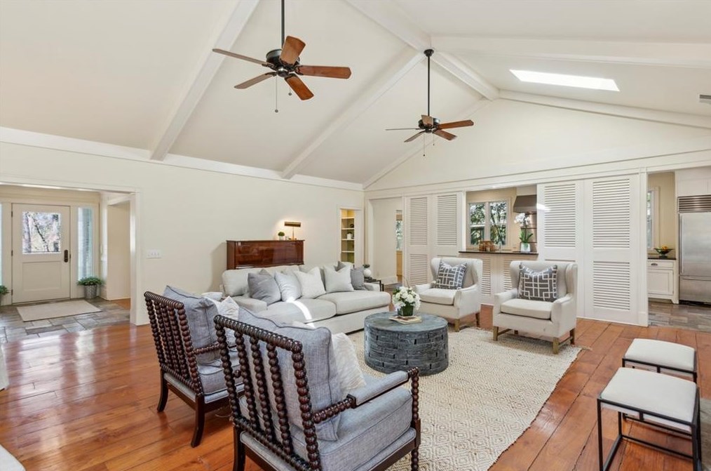 2979 Sequoyah Dr, Atlanta GA 30327-1807 exterior