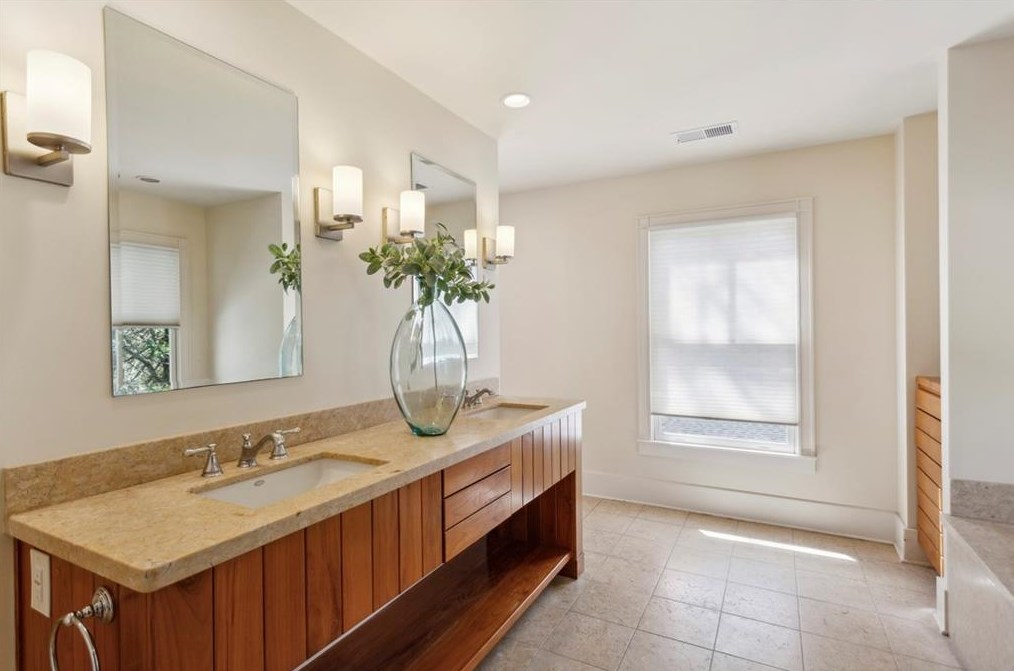 2979 Sequoyah Dr, Atlanta GA 30327-1807 exterior