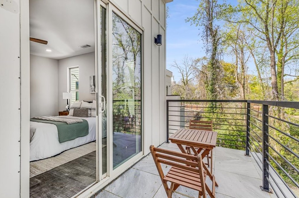 1663 Richard Allen Dr, Decatur GA 30032 exterior