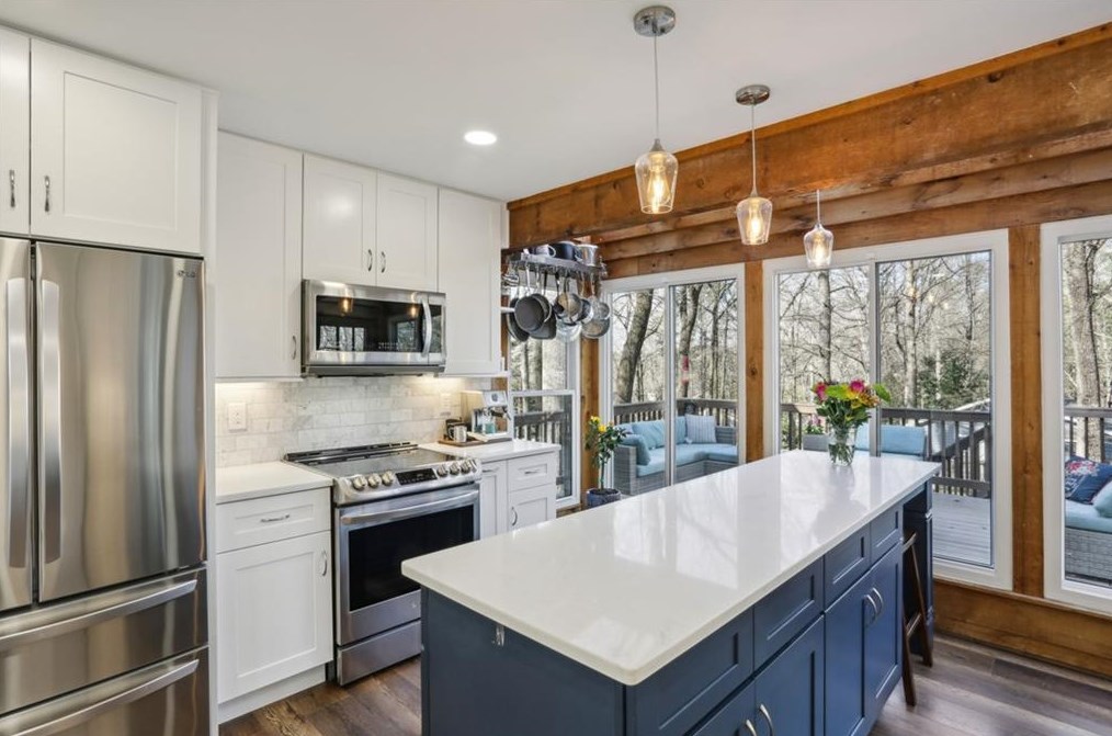 5080 Riv Vly Dr, Smyrna GA  30082-4116 exterior