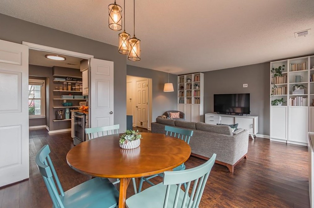 2666 Farmstead Rd, Smyrna GA  30080-2618 exterior