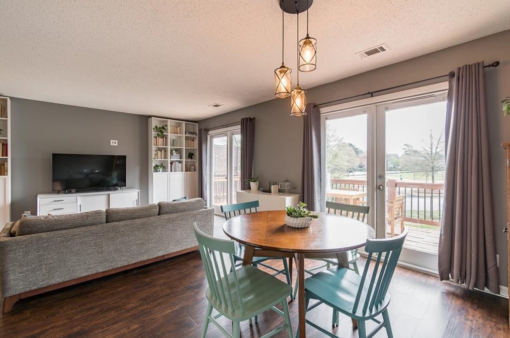 2666 Farmstead Rd, Smyrna GA  30080-2618 exterior