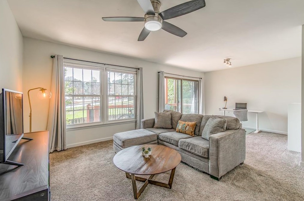 2666 Farmstead Rd, Smyrna GA  30080-2618 exterior