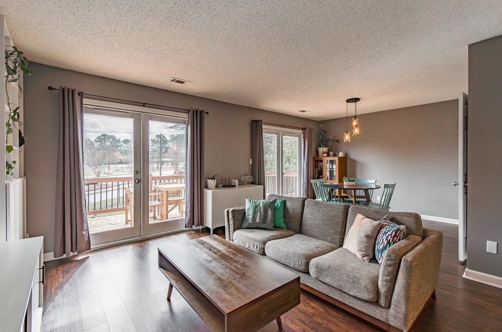 2666 Farmstead Rd, Smyrna GA  30080-2618 exterior