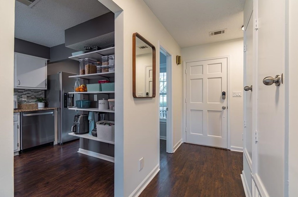 2666 Farmstead Rd, Smyrna GA  30080-2618 exterior