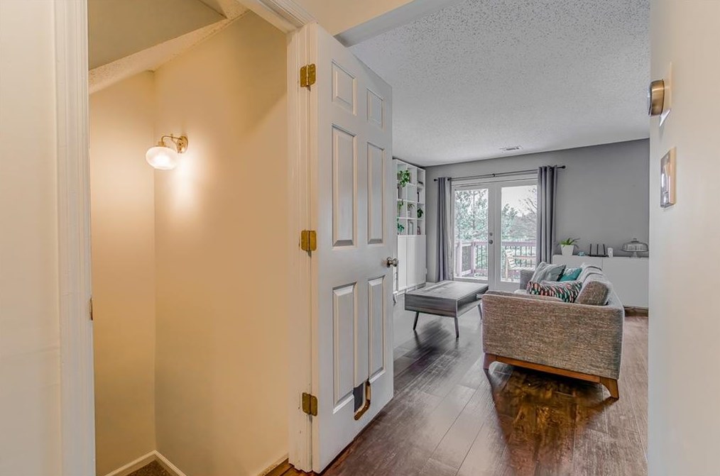 2666 Farmstead Rd, Smyrna GA  30080-2618 exterior