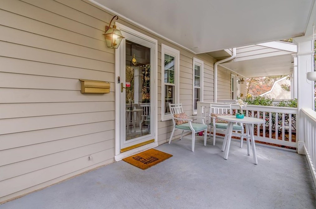 2666 Farmstead Rd, Smyrna GA  30080-2618 exterior