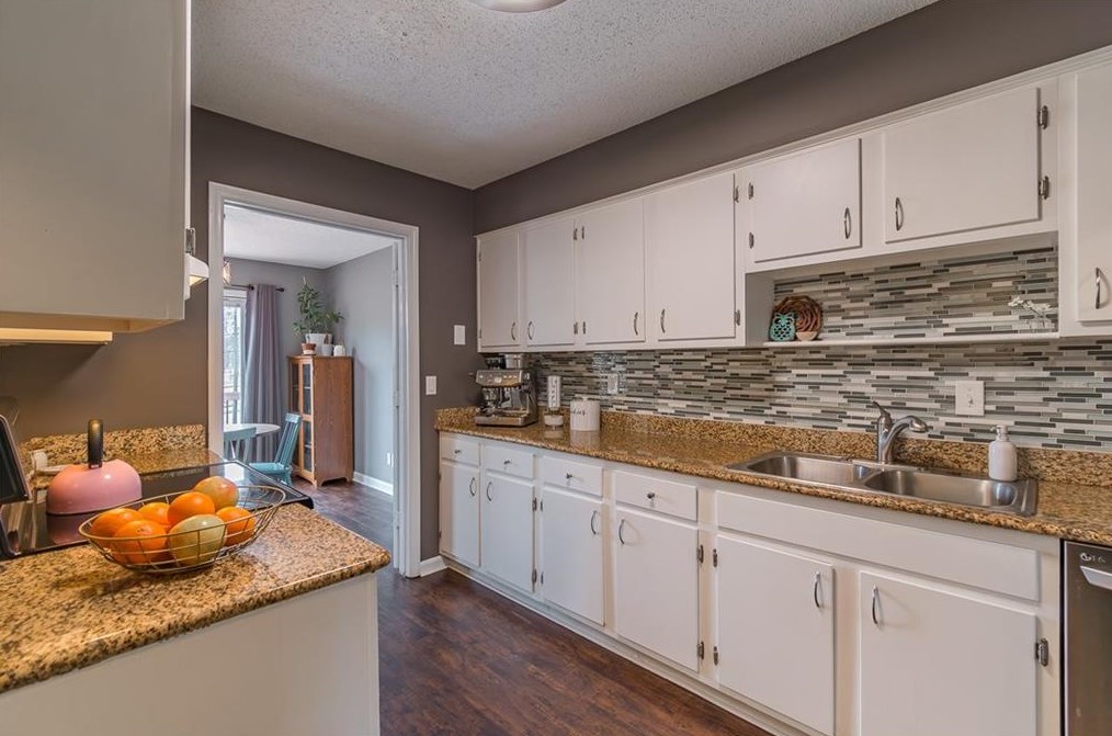 2666 Farmstead Rd, Smyrna GA  30080-2618 exterior