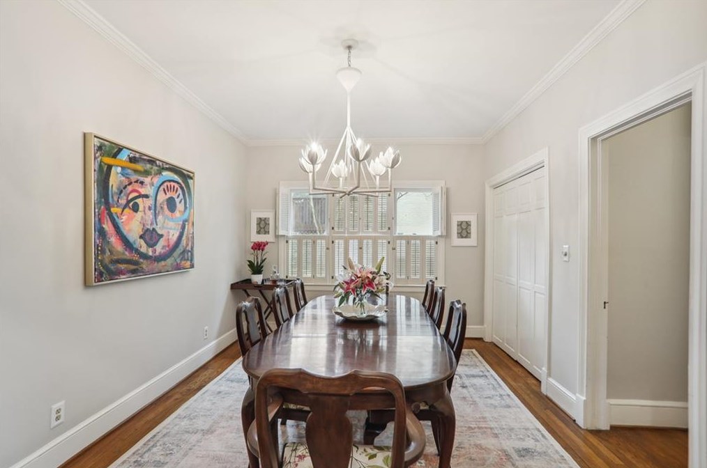 3975 Arden Way, Atlanta GA  30342-3949 exterior