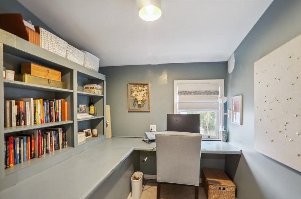 3975 Arden Way, Atlanta GA  30342-3949 exterior