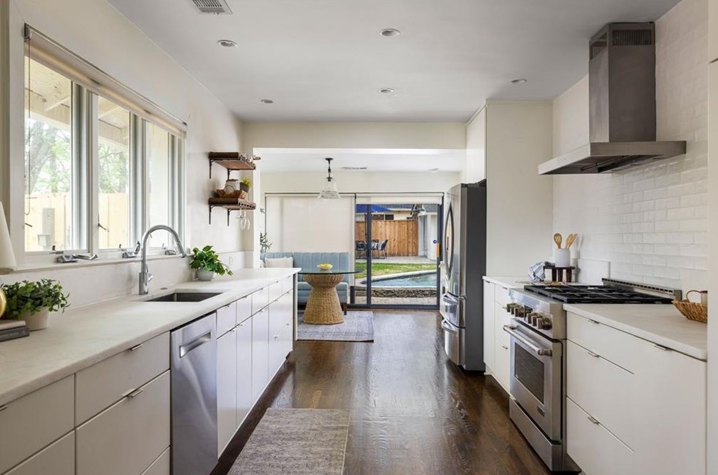 492 Hardendorf Ave, Atlanta GA 30307-1716 exterior