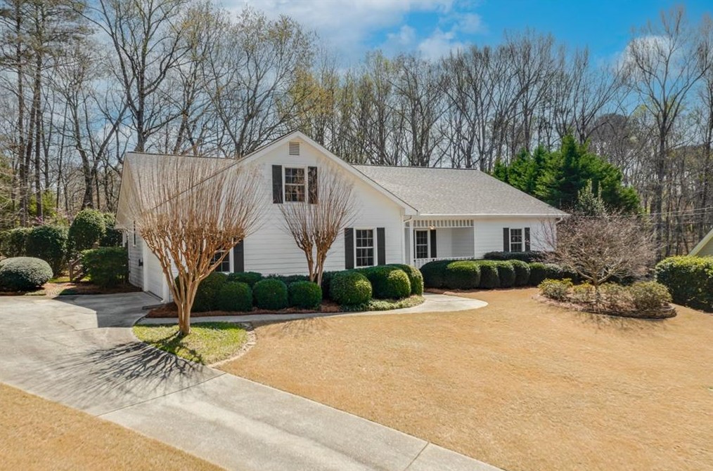 879 Gate Post Ln, Lawrenceville, GA 30044-6232