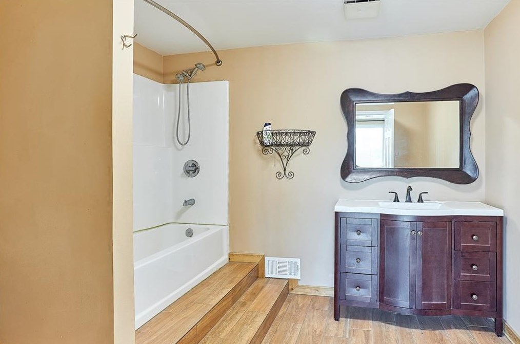 2825 Landington Way, Duluth GA  30096-4209 exterior