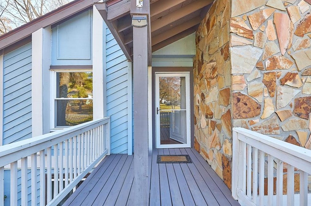 2825 Landington Way, Duluth GA  30096-4209 exterior