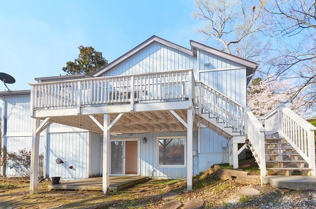 2825 Landington Way, Duluth GA  30096-4209 exterior