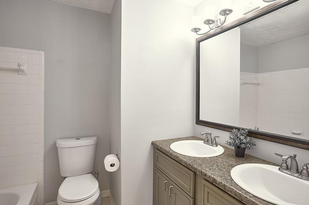 2825 Landington Way, Duluth GA  30096-4209 exterior