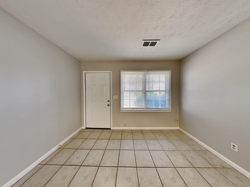 2124 Golfview Dr Se, Conyers, GA 30013