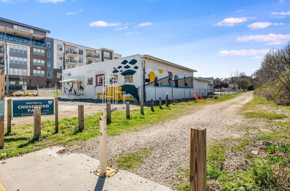 1107 Oak Knl Ter, Atlanta GA  30315-5213 exterior