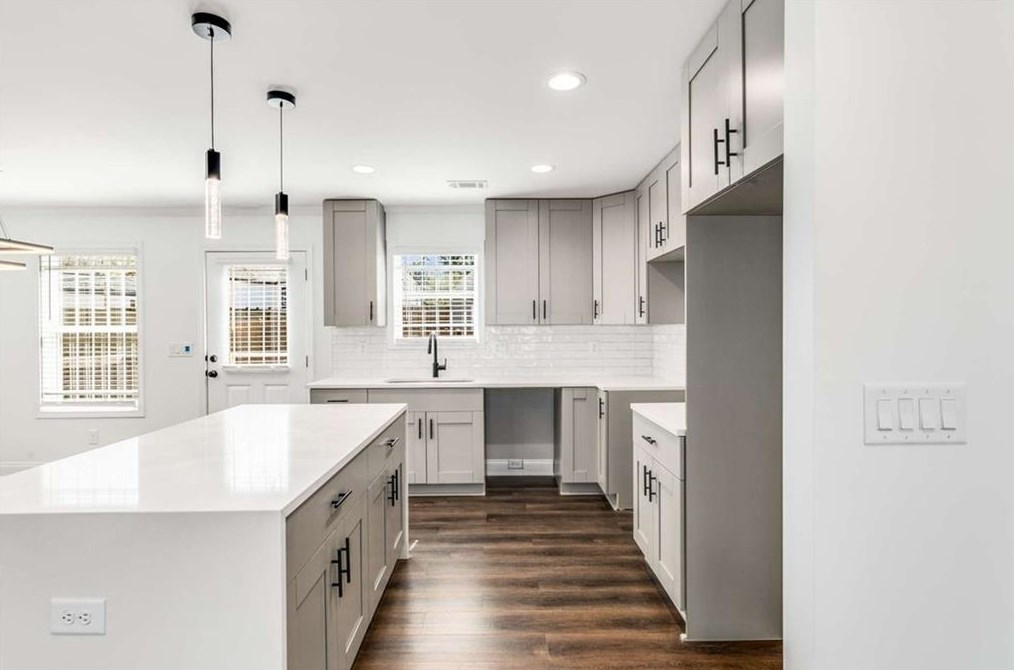 1107 Oak Knl Ter, Atlanta GA  30315-5213 exterior