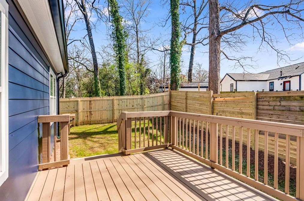 1107 Oak Knl Ter, Atlanta GA  30315-5213 exterior