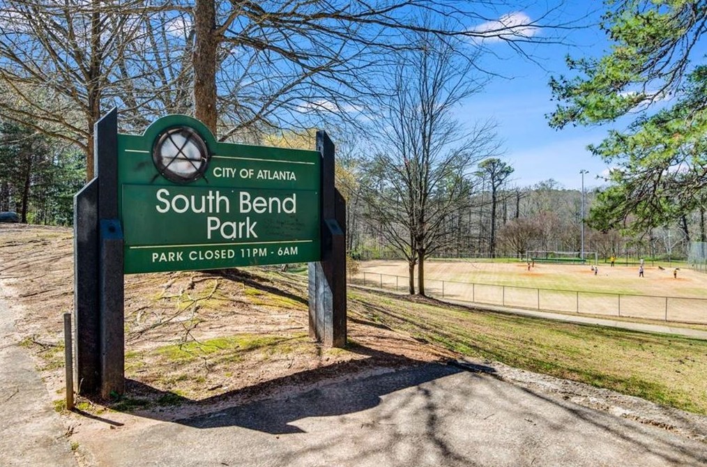 1107 Oak Knl Ter, Atlanta GA  30315-5213 exterior