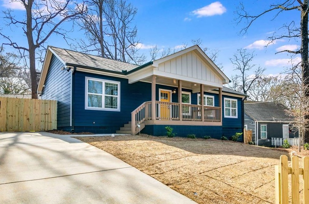 1107 Oak Knoll Ter, Atlanta GA  30315-5213 exterior