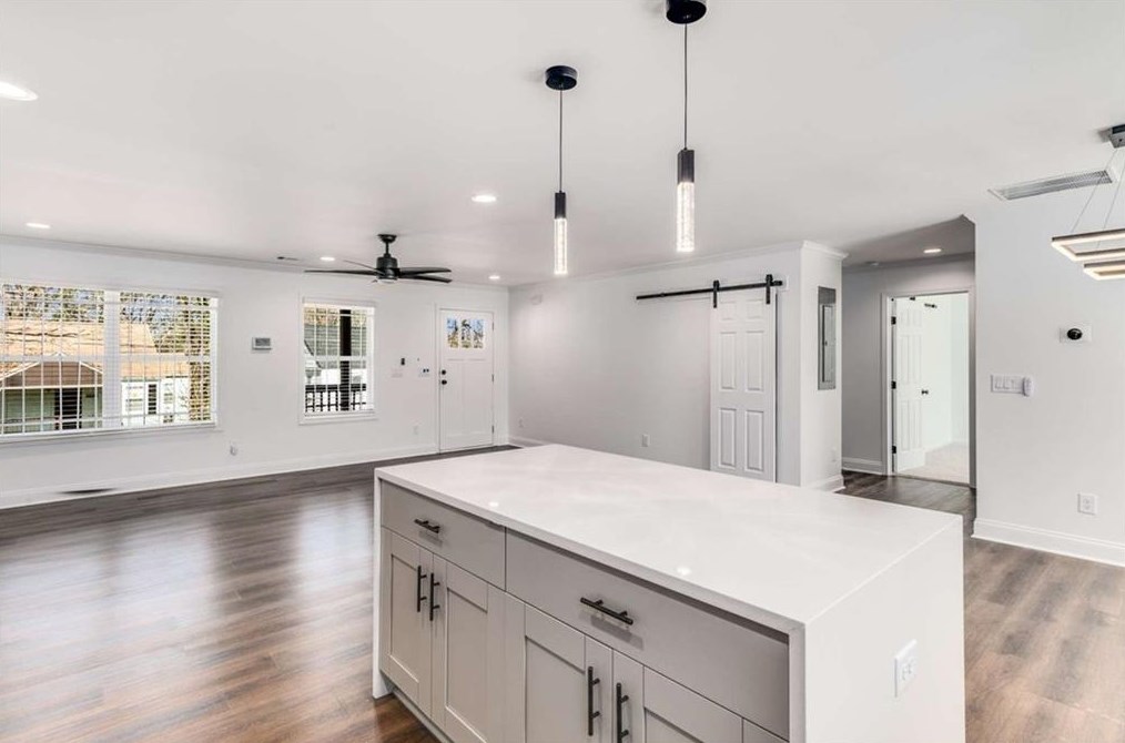 1107 Oak Knl Ter, Atlanta GA  30315-5213 exterior