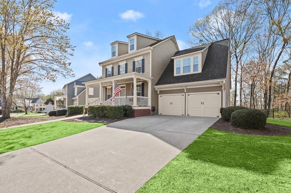 5831 Peacock Ln, Hoschton, GA 30548-4058