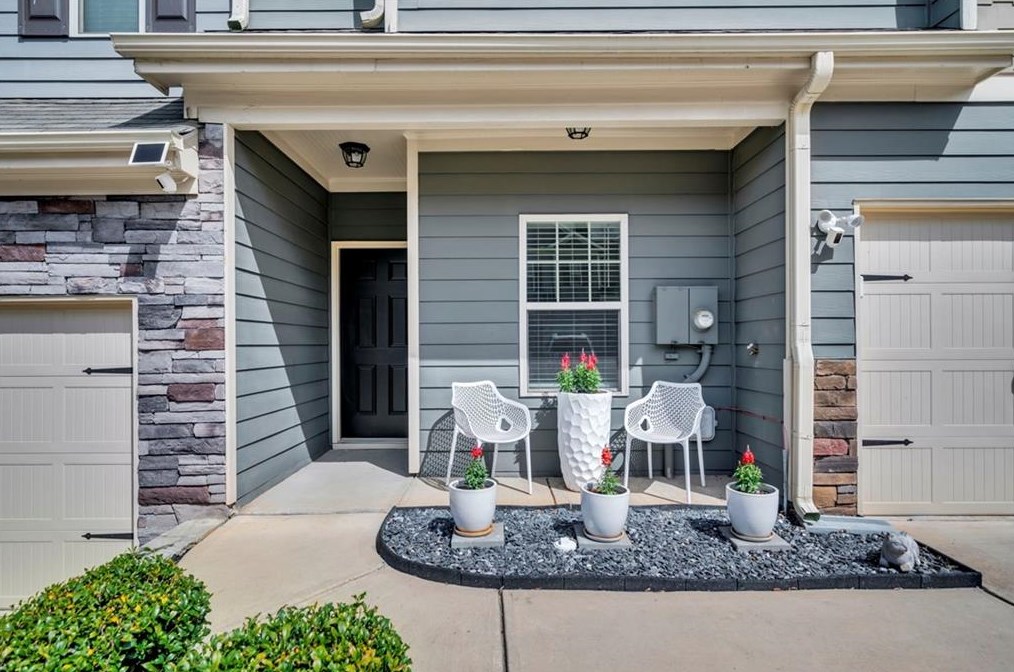 870 Ash St, Holly Springs, GA 30114