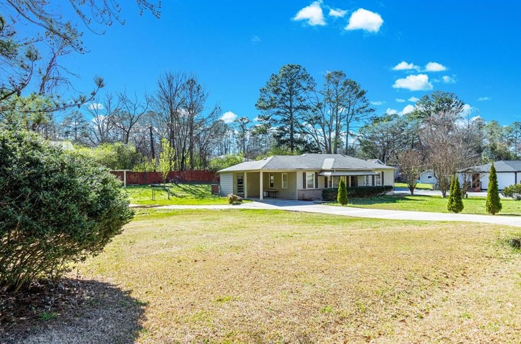 1081 Cliff Dr, Mableton, GA 30126