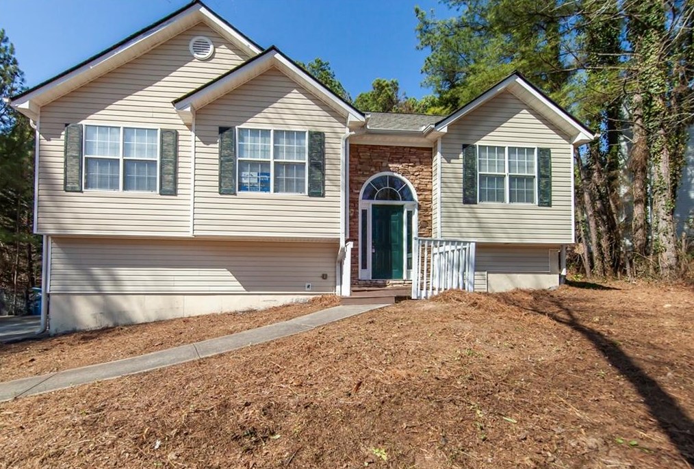 2082 Amberly Crossing Ln, Dacula, GA 30019