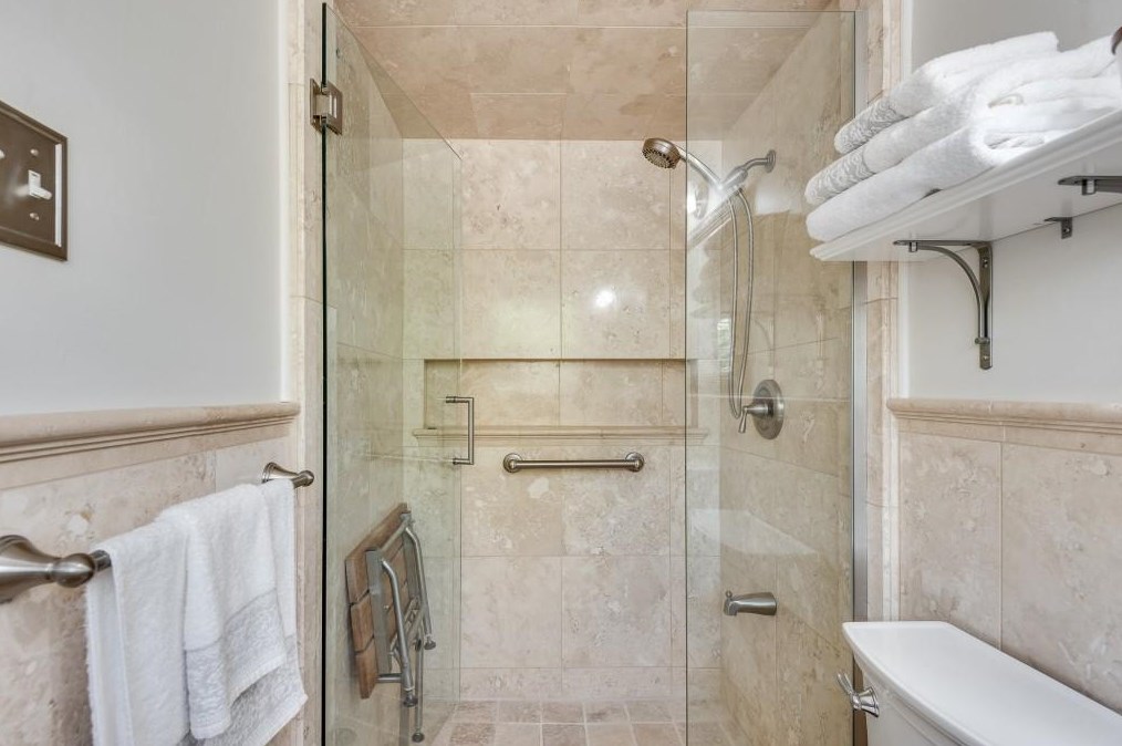 1174 Mayfield Dr, Decatur GA  30033-3333 exterior