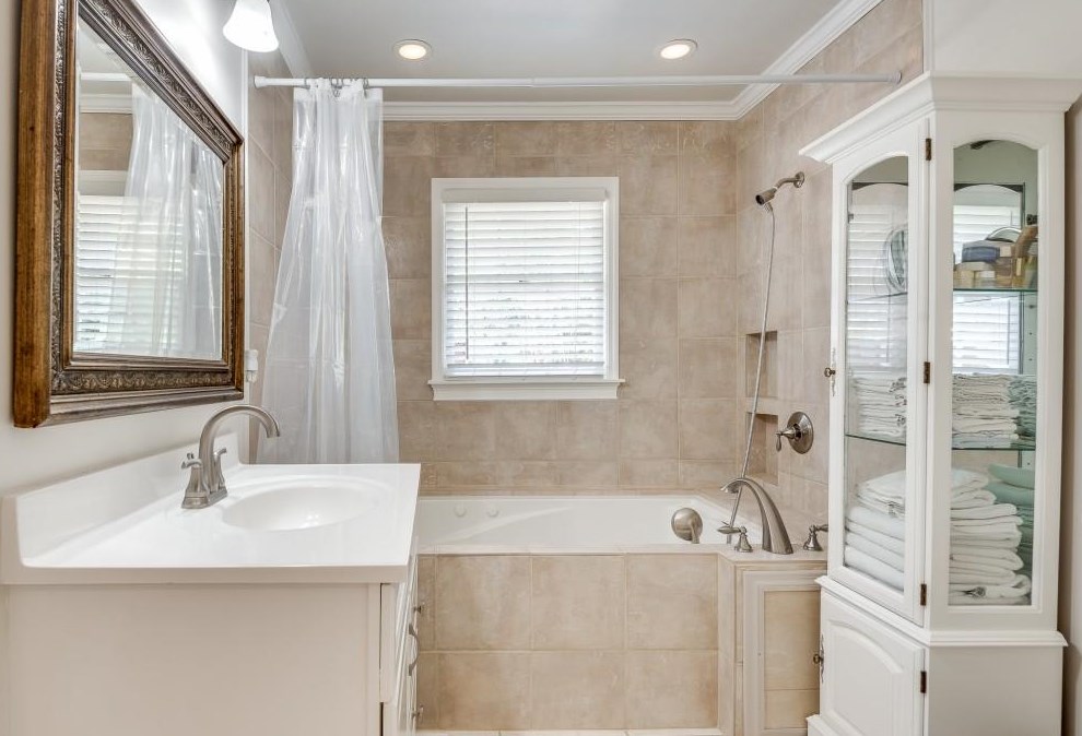 1174 Mayfield Dr, Decatur GA  30033-3333 exterior